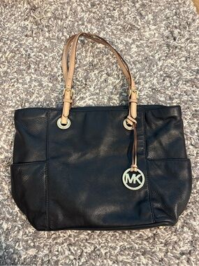 Michael Kors Black Pebbled Leather Bedford Medium Shoulder Tote Bag